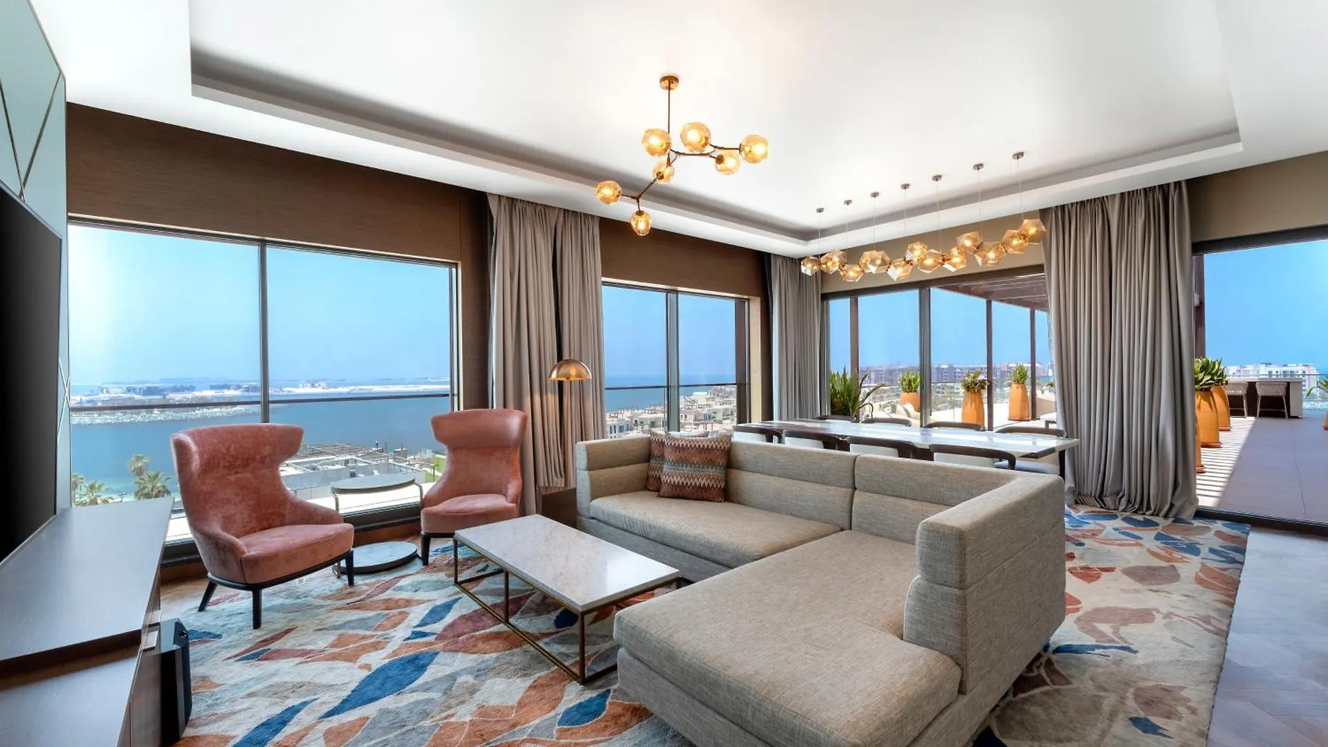 Hyatt Centric Jumeirah Dubaj 5*,